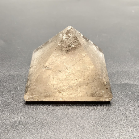 Сувенир-минерал, каменная пирамидка, Раухтопаз, Дымчатый Кварц, высота 30 мм, ширина 40 мм, цена за шт