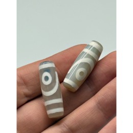 Бусина Дзи "222", 2 глаза дракона, агат, халцедон светлый, размер 30х10 мм, цена за 1 шт.