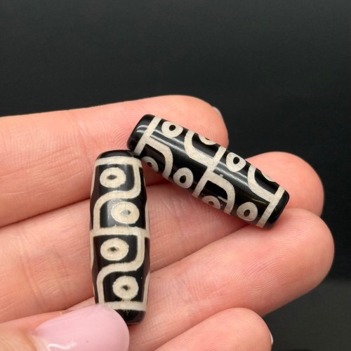 Бусина Дзи "5" из агата, 12 глаз, размер 30х10 мм, цена за 1 шт
