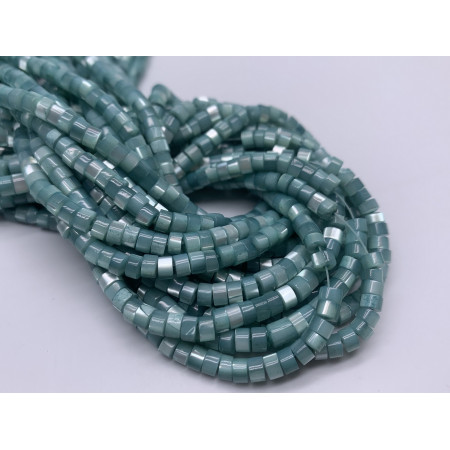 Каменные бусины, Перламутр голубо-зеленый, тонированный, шайба, 4х2 мм, длина нити 38 см
