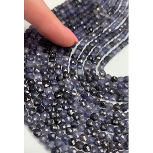 Каменные бусины, Иолит (водяной сапфир), кубик, огранка, 4,5х4,5 мм, длина нити 38 см