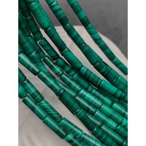 Каменные бусины, Малахит (Конго), люкс, трубочки (столбики), 13х4 мм, 28 бусин, длина нити 38 см