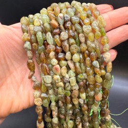 Каменные бусины, Гранат, зелёный, Гроссуляр, фриформы, 8х6 мм, длина нити 38 см