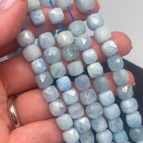 Каменные бусины, Аквамарин, Голубой Берилл, кубик огранка, 8,5х8,5 мм, длина нити 19 см