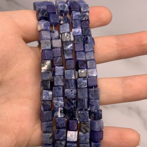 Каменные бусины, Содалит, кубик гладкий, 6х6 мм, длина нити 38 см