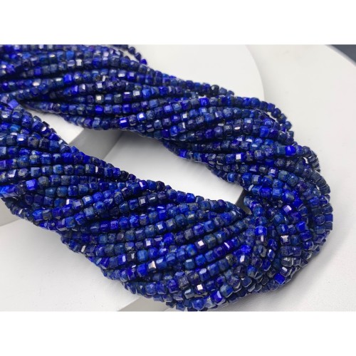 Каменные бусины, Лазурит, люкс, кубик, зеркальная огранка, 2,5х2,5 мм, длина нити 38 см