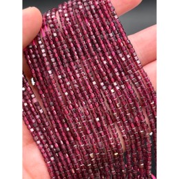 Каменные бусины, Гранат, кубик, зеркальная огранка, 2,5 мм, длина нити 39 см