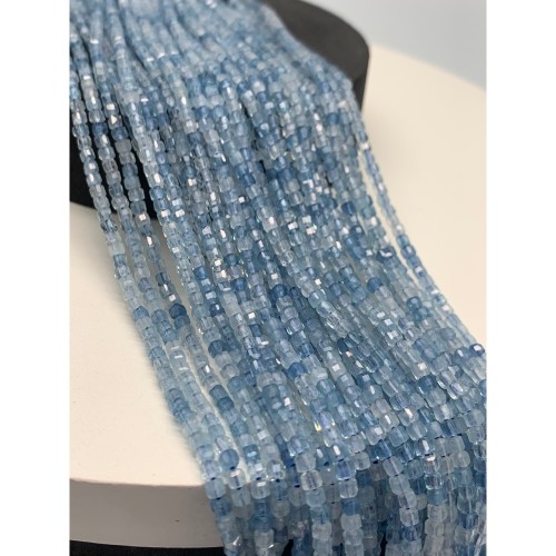 Каменные бусины, Аквамарин, голубой берилл, кубик, ювелирная огранка, 2,3х2,3 мм, длина нити 38 см