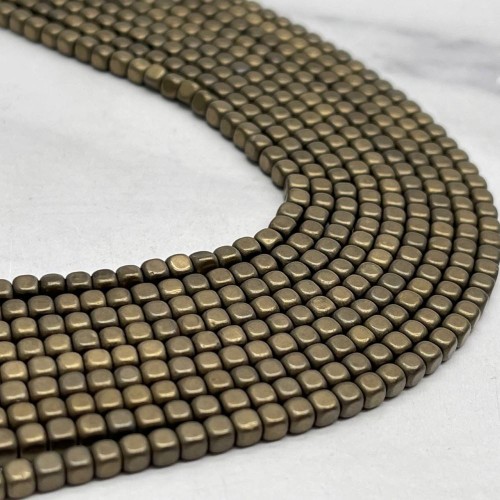 Каменные бусины, Гематит синтетический, бронза, матовый, кубик, размер 2х2 мм, нить 38 см