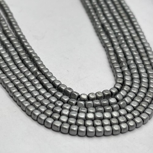 Каменные бусины, Гематит синтетический, серебро, матовый, кубик, размер 3х3 мм, нить 38 см