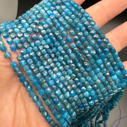 Каменные бусины, Апатит, кубик, огранка, 4х4 мм, длина нити 39 см