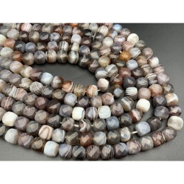 Каменные бусины, Агат Ботсвана, кубик в ювелирной огранке, 8,5х8,5 мм, длина нити 19 см