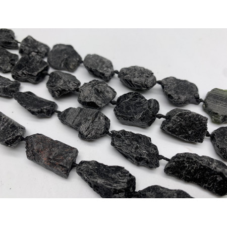 Каменные бусины, Турмалин чёрный, Шерл, не обработанный, фриформы, 20х13 мм, толщина 6 мм, длина нити 38 см