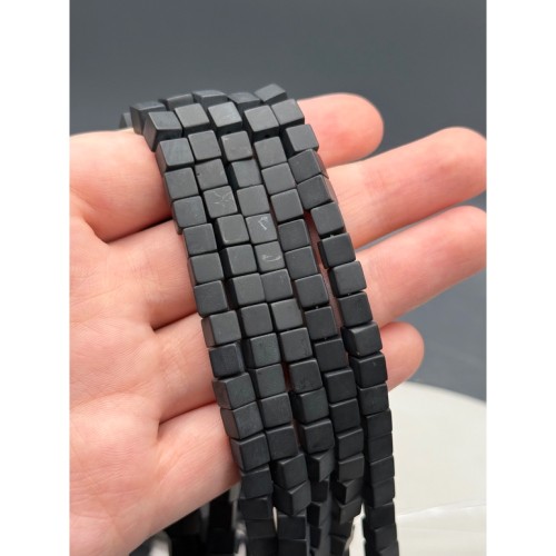 Каменные бусины, Агат, чёрный, матовый, люкс, кубик гладкий, 6х6 мм, длина нити 38 см