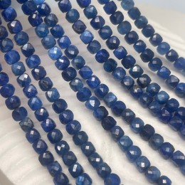 Каменные бусины, Кианит, люкс, кубик огранка, 4,5х4,5 мм, длина нити 38 см