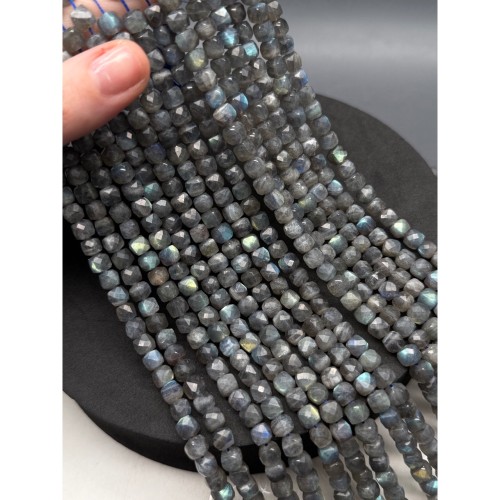 Каменные бусины, Лабрадор, кубик, огранка, 6,5 мм, длина нити 19 см