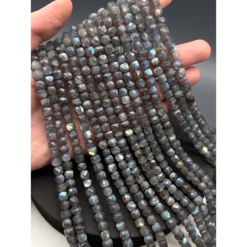 Каменные бусины, Лабрадор, кубик, огранка, 6,5 мм, длина нити 19 см