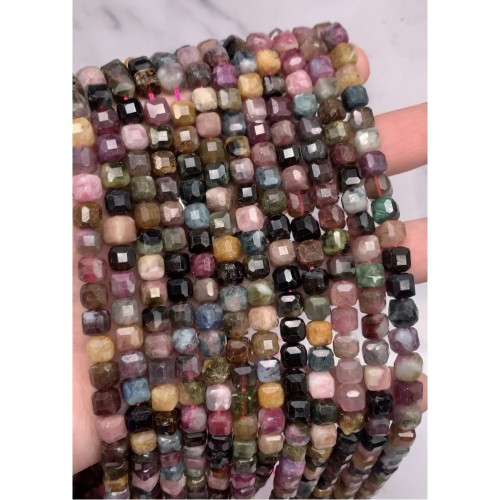 Каменные бусины, Турмалин, зеркальная огранка, кубик, 5х5 мм, длина нити 38 см
