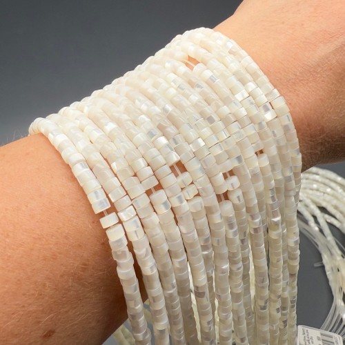 Каменные бусины, Перламутр белый, шайба, 4х2 мм, длина нити 38 см