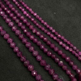 Каменные бусины, Рубин (Корунд), шарик, огранка, 2-2,5 мм, длина нити 38 см