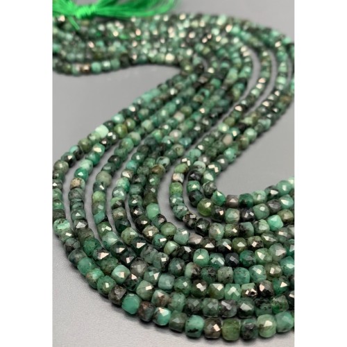 Каменные бусины, Зеленый берилл, изумруд, ювелирная огранка, кубик, 4,5х4,5 мм, длина нити 38 см