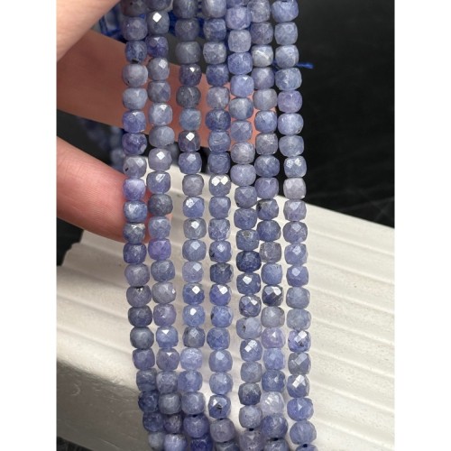 Каменные бусины, Танзанит, кубик огранка, 4х4 мм, длина нити 38 см