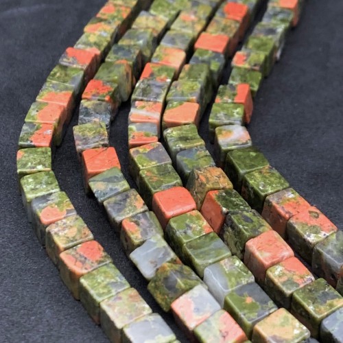 Каменные бусины, Унакит, кубик гладкий, 6х6 мм, длина нити 38 см