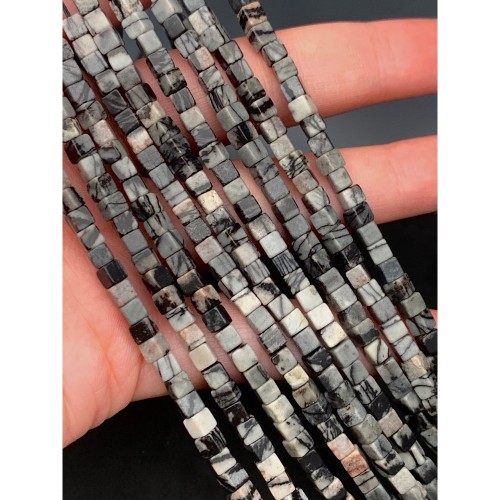 Каменные бусины, Яшма зебровая, кубик гладкий, 4х4 мм, длина нити 39 см