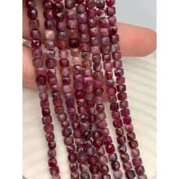 Каменные бусины, Турмалин, ярко розовый, Рубеллит, кубик огранка, 4х4 мм, длина нити 38 см