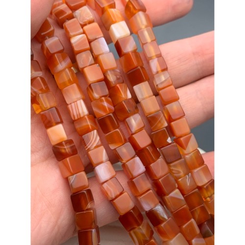 Каменные бусины, Сердолик мульти, кубик гладкий, 6х6 мм, длина нити 40 см