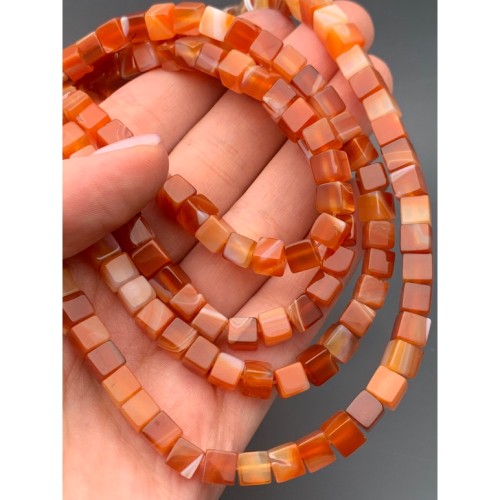 Каменные бусины, Сердолик мульти, кубик гладкий, 6х6 мм, длина нити 40 см