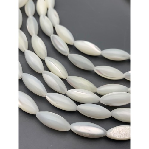 Каменные бусины, Перламутр белый, рис, 6х15 мм, длина нити 38 см
