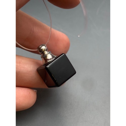 Подвеска, Агат черный, оникс, кулон-флакон для духов и масел, куб гладкий 12 мм, крепление - цвет серебро, цена за 1 шт.