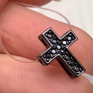 Бусина, разделитель, с фианитами, Крест, латунь, цвет черный, размер 13х10 мм