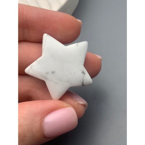 Сувенир, Говлит натуральный (т.н. Кахолонг), звезда, размер 30 мм, цена за 1 шт.