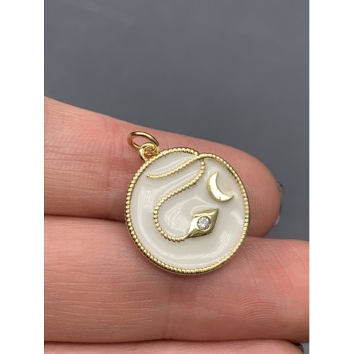 Подвеска, змея, круг, с белой эмалью, латунь, цвет золото, размер 19 мм