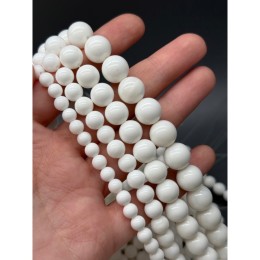 Каменные бусины, Тридакна, белый цвет, шарик гладкий, 10-10,5 мм, длина нити 38 см