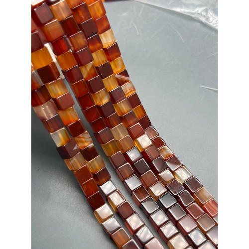 Каменные бусины, Сердолик мульти, люкс, кубик гладкий, 8х8 мм, длина нити 38 см