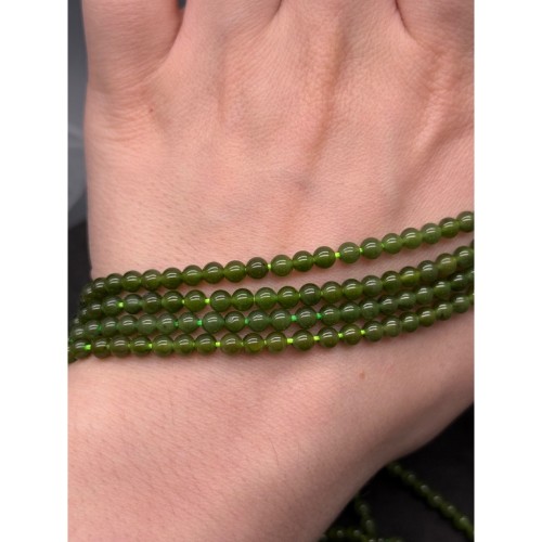 Каменные бусины, Нефрит, Россия, люкс, шарик гладкий, 4 мм, длина нити 28 см