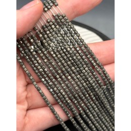 Каменные бусины, Пирит, люкс, кубик, зеркальная огранка, 2,5 мм, длина нити 39 см