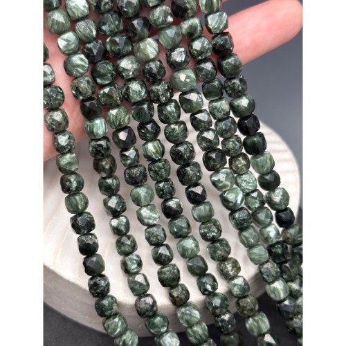 Каменные бусины, Серафинит, Клинохлор, люкс, кубик, кубик огранка, 6,5 мм, длина нити 19 см