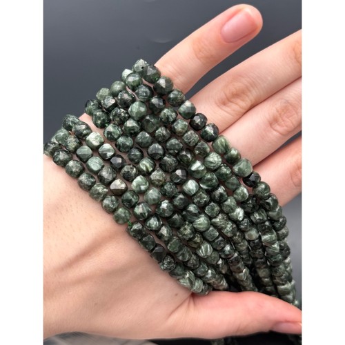 Каменные бусины, Серафинит, Клинохлор, люкс, кубик, кубик огранка, 6,5 мм, длина нити 19 см