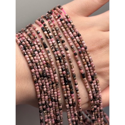 Каменные бусины, Родонит дендритовый, кубик, зеркальная огранка, 2,5 мм, длина нити 38 см