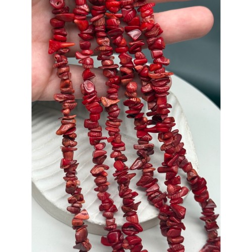 Каменные бусины, Коралл красный, тонированный, фриформы, 8х3 мм, длина нити 78 см
