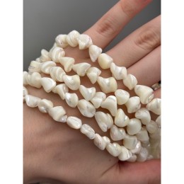 Каменные бусины, Перламутр, белый, фриформы, ракушка, размер ~12х10 мм, длина нити 39 см