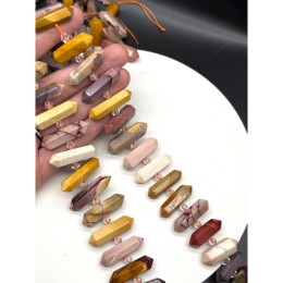 Каменные бусины, Яшма мукаит, фриформы, маятник, размер ~20-36х10 мм, длина нити 19 см