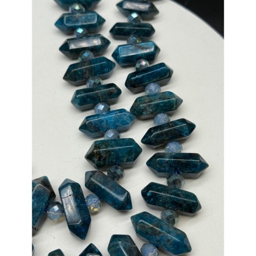 Каменные бусины, Апатит, фриформы, маятник, размер ~20-36х10 мм, длина нити 19 см