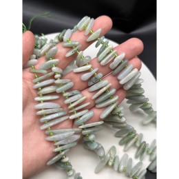Каменные бусины, Нефрит Бирма, фриформы, палочки, размер ~12-23х5 мм, длина нити 39 см
