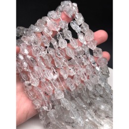 Каменные бусины, "Херкимерский алмаз", (Двухвершинный кристалл горного хрусталя), с включениями, размер ~16-20х13 мм, длина нити 40-41 см