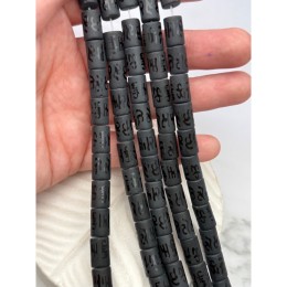 Каменные бусины, Агат черный, с мантрами, (любовь, счастье, здоровье, успех, богатство), трубочки (столбики), 8х12 мм, длина нити 39 см